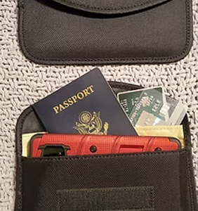 Over Size Femme Bag With Lip